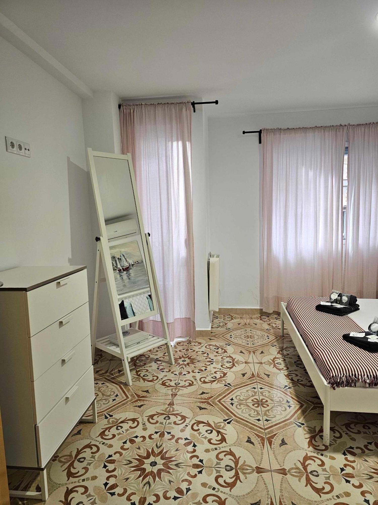 Suncastle Apartamentos Alicante -With Sunny Rooftop Terrace And Barbecue Exterior photo