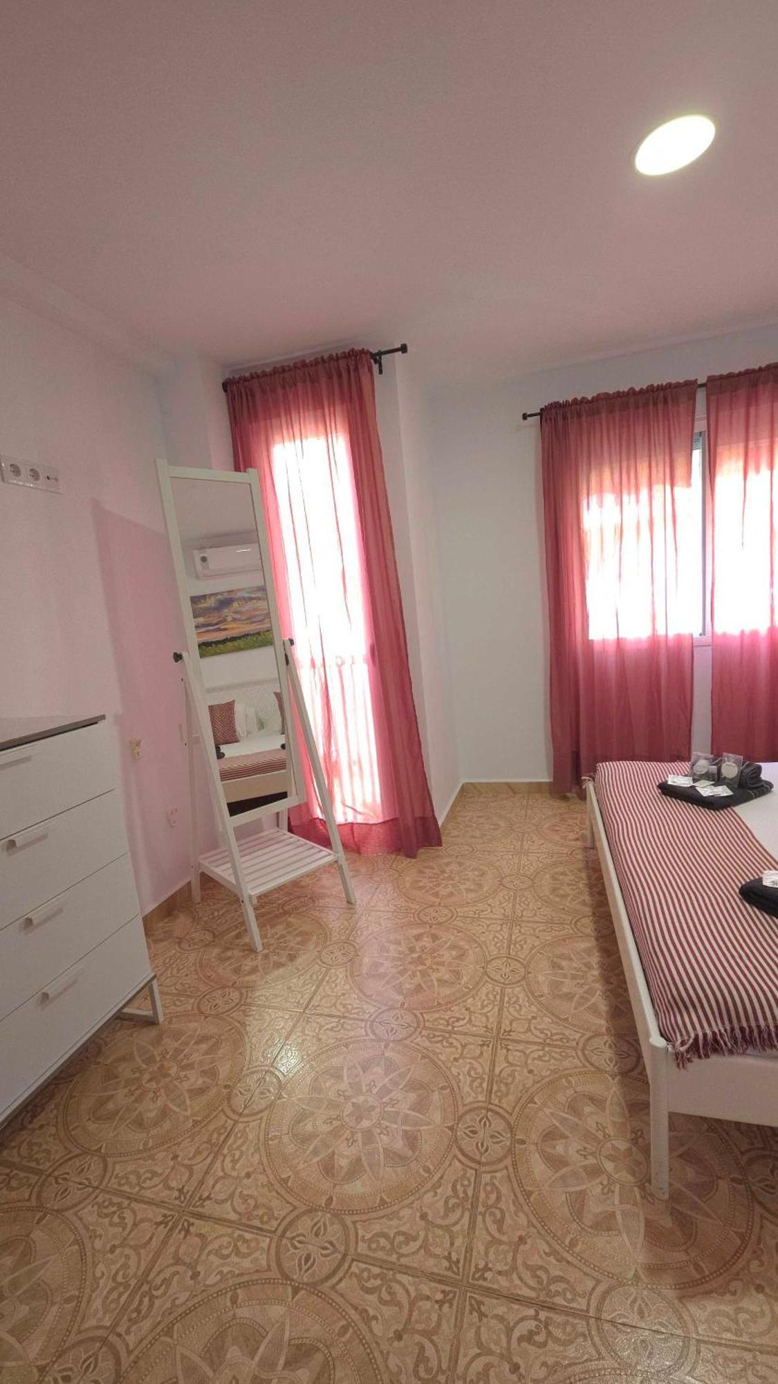 Suncastle Apartamentos Alicante -With Sunny Rooftop Terrace And Barbecue Exterior photo